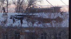 Крыша жилого дома рухнула под тяжестью снега (фото)